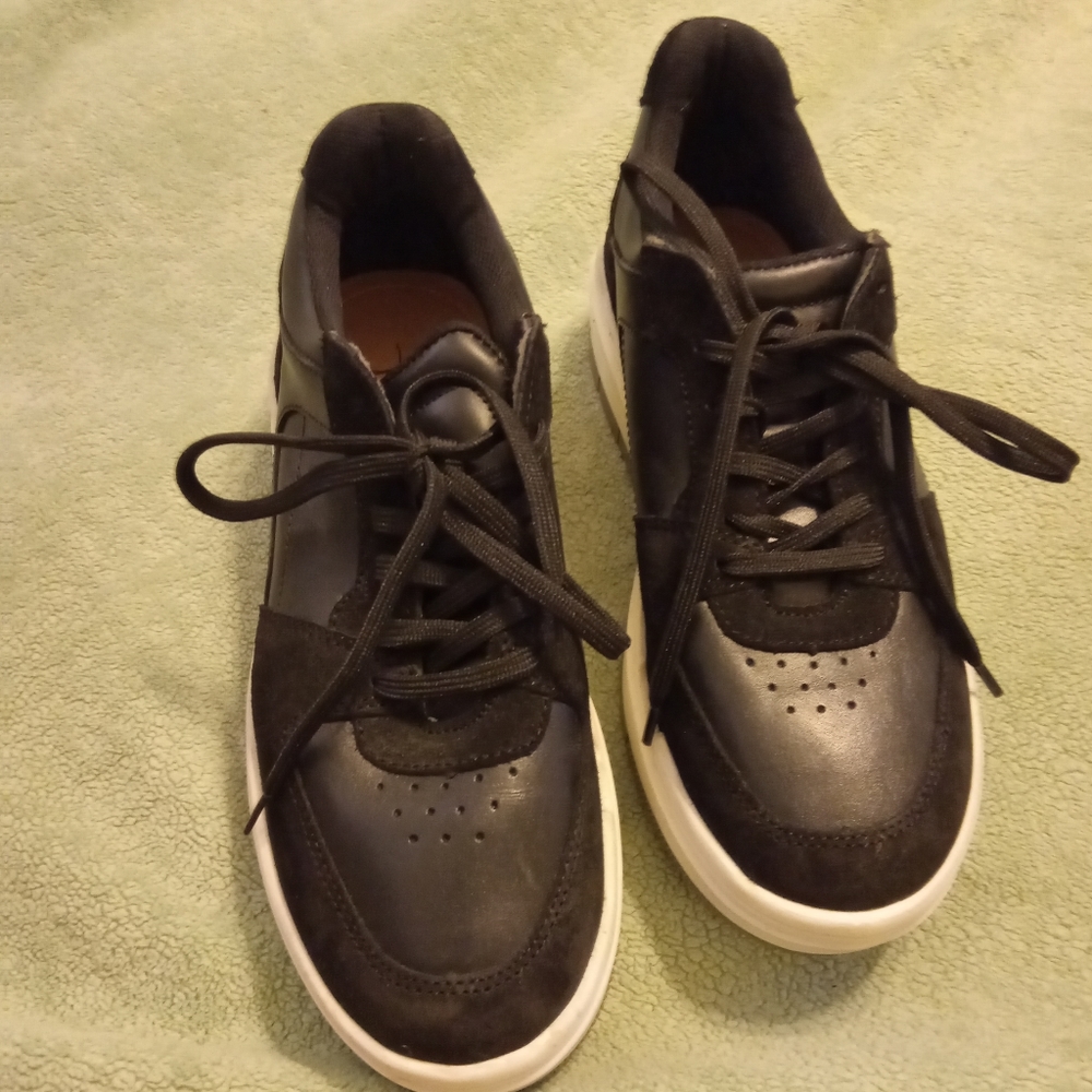 FABIAN ARENAS black sneakers size 9.5